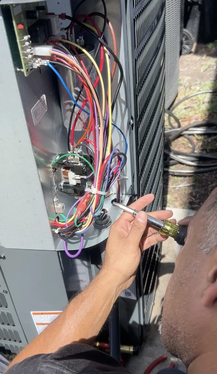 Smart Home Air & Heat emergency van responding to a 24/7 breakdown call in Maitland FL